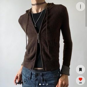 Reposhing brown sweater